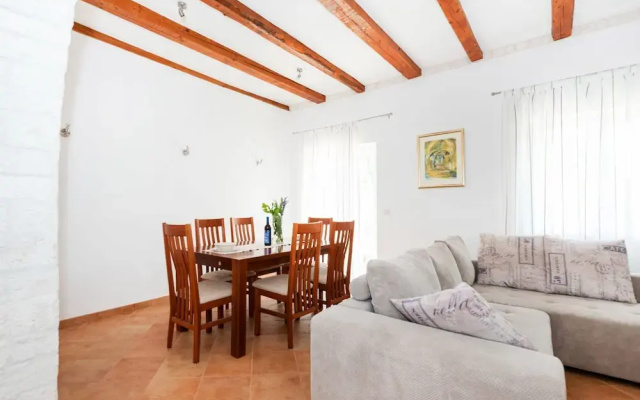 Vila Nira Radonić