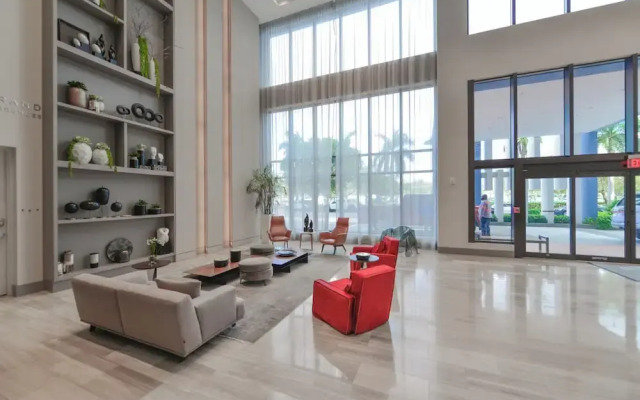 Spacious 2-Bedroom Condo at Doral Park