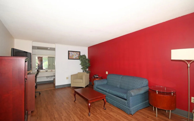 Knights Inn Pilot Mountain