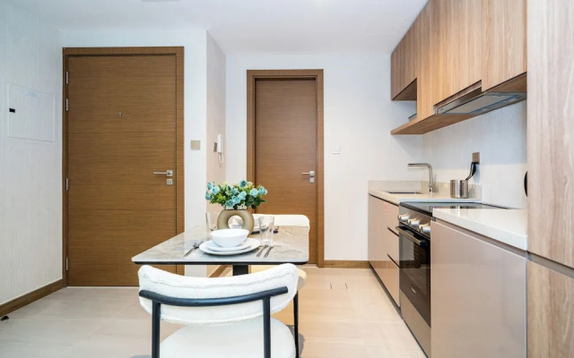 Minimalist Luxe Studio in the City