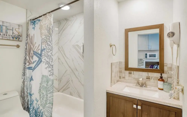 Fontainebleau 706 by Avantstay Beachfront+views