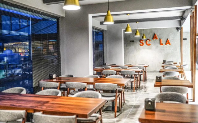 Sky Roof Hotel