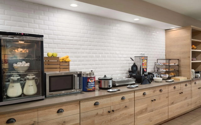 Country Inn & Suites by Radisson, Louisville South, KY