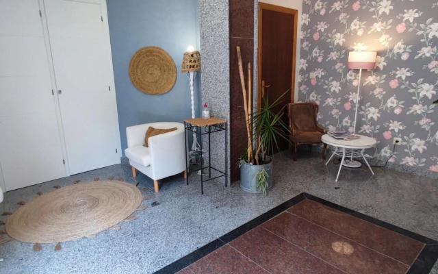 Apartamentos Vistalegre con jardín tranquilos cerca del mar