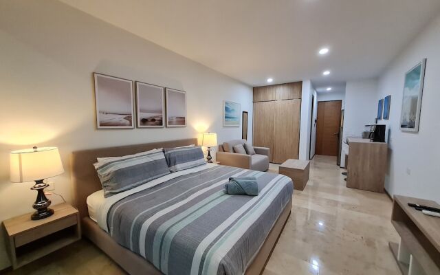 Luxury Sea view Studio on the 5th Av