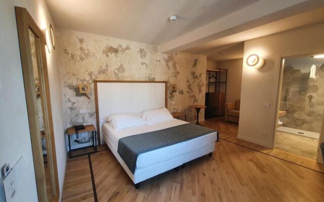 Ca' Uberti Palace Hotel , Mantegna Hotels