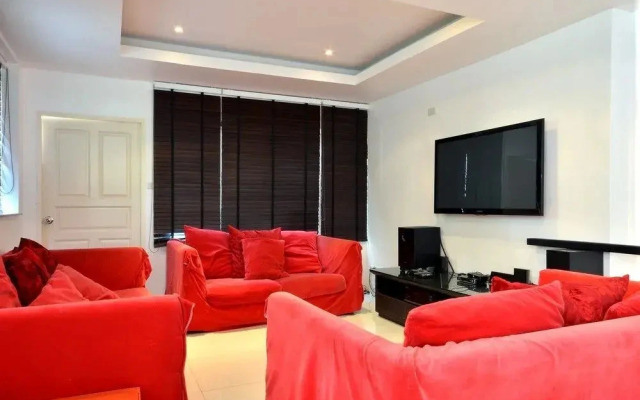 Luxury 5 Stars Beach Villa 6 Beds