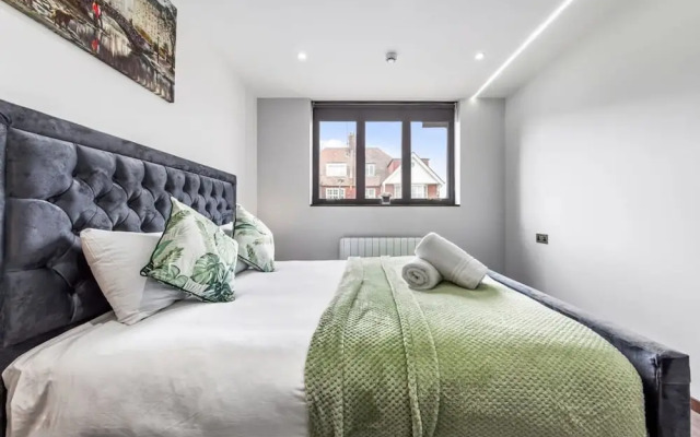 Luxury Flat in North West London