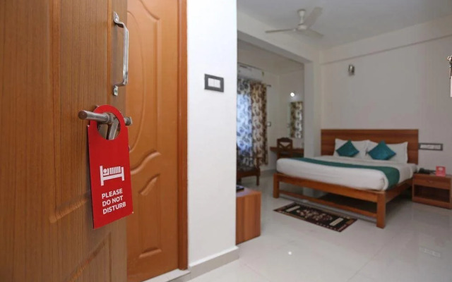 Hotel Le Comforts By OYO Rooms
