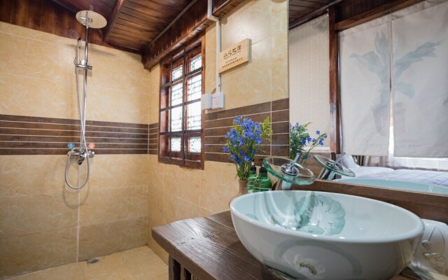 Lijiang Buwuzhai Hostel