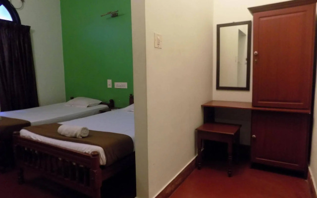 Elphinstone Residency