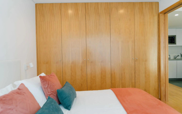 Oporto Yellow Apartments