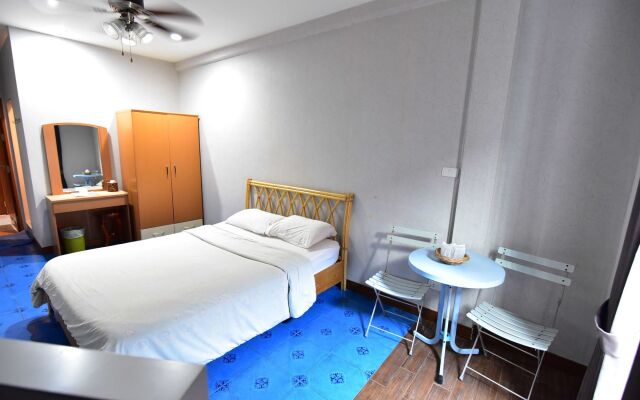 Sansabai House Hotel