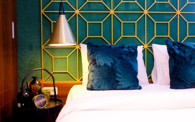 Modern and Stylish 2BR Pakubuwono Terrace Apartment