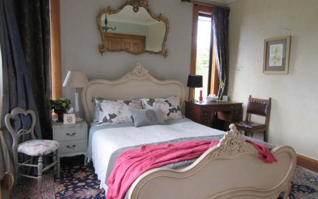 Redwood Valley B & B