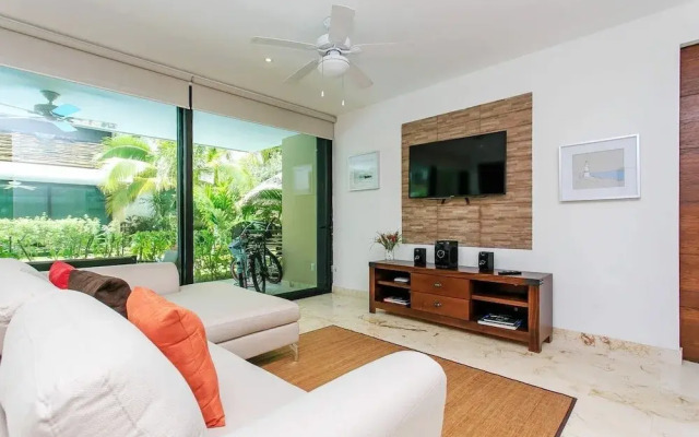 Poolfront Tulum Condo! Near Mayan Ruins & Beach by Stella Rentals