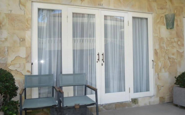 Bali Court Hotel and Apartments