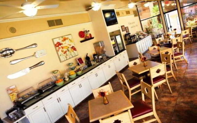 Quality Inn & Suites Tucson