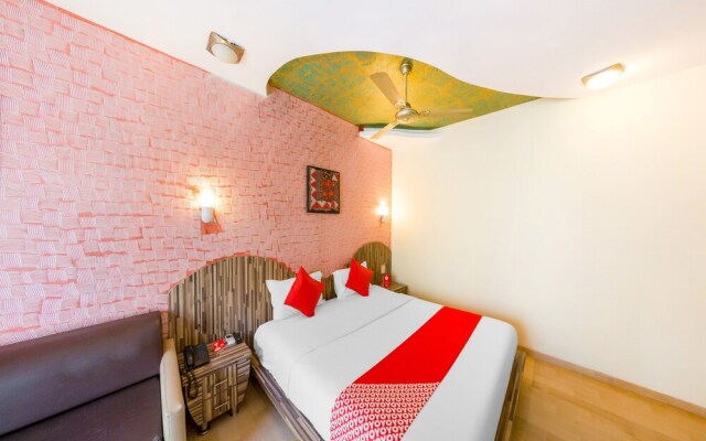OYO 13931 Hotel Neeta's Inn