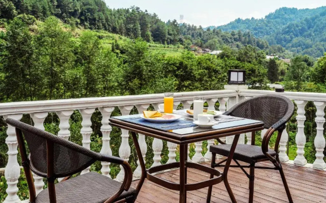 Whispering Mountains Boutique Hotel
