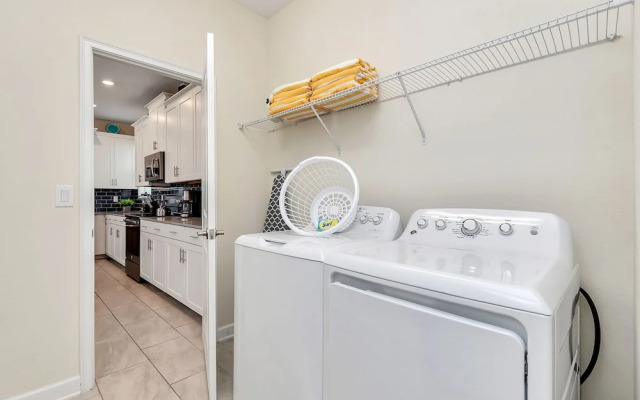 Stylish Home W/private Pool&spa, Near Disney!