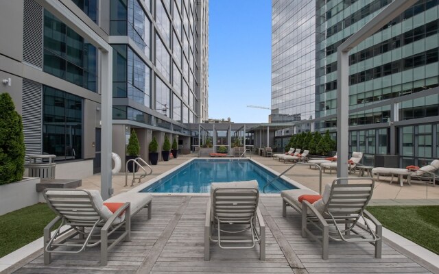 The Luxe Suites at University City