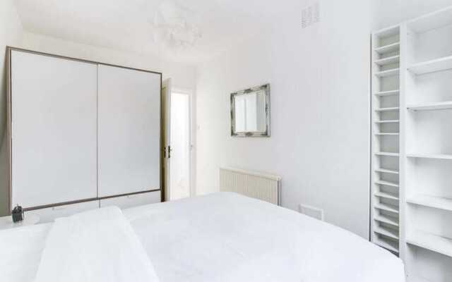 Sunny & Stylish 2bed Duplex in Maida Vale