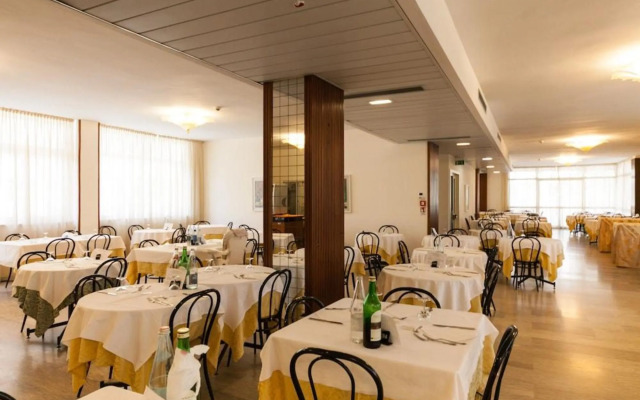 Hotel Diplomatic