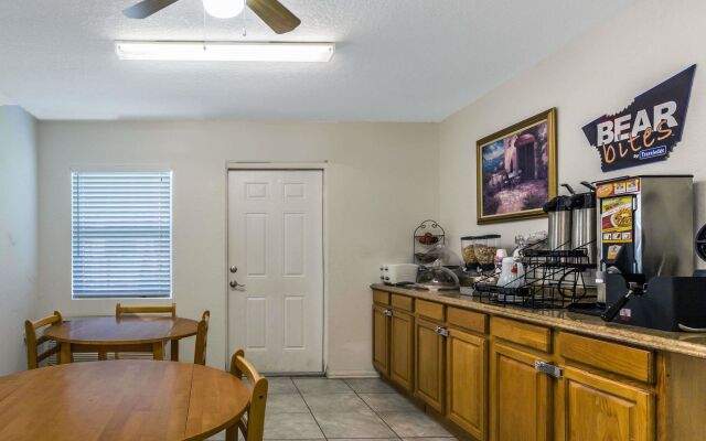 Travelodge Suites by Wyndham Lake Okeechobee