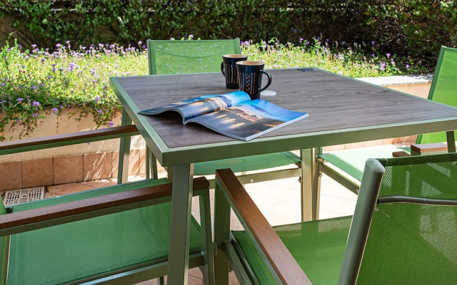 Welcomely - Lisabet Garden