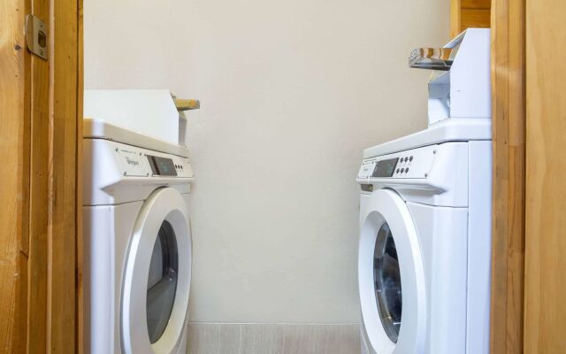 Super 8 by Wyndham Elkins