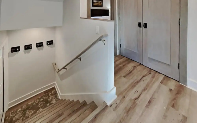 1849 Condos 642 3 Bedroom Home