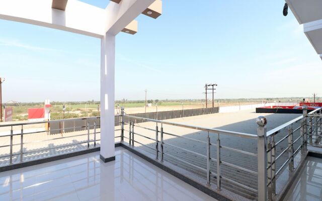 OYO 12065 Hotel Raj Palace