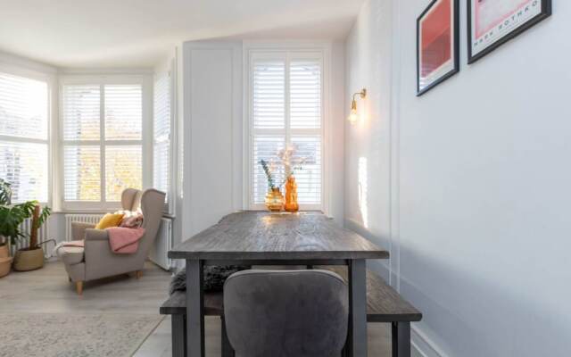 Beautiful, Light and Spacious 2 Bedroom Flat in Clapham