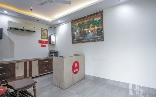 OYO Flagship 15411 pachim vihar metro station