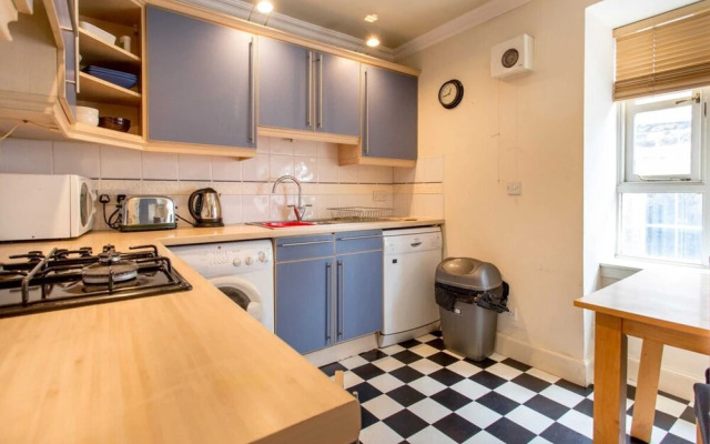 2 Bedroom Home By Leiths Shore