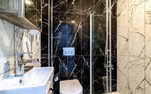 Comfy Apartment With Central Location in Sisli