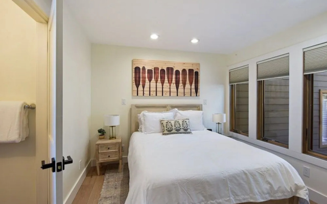 Lakefront Luxury