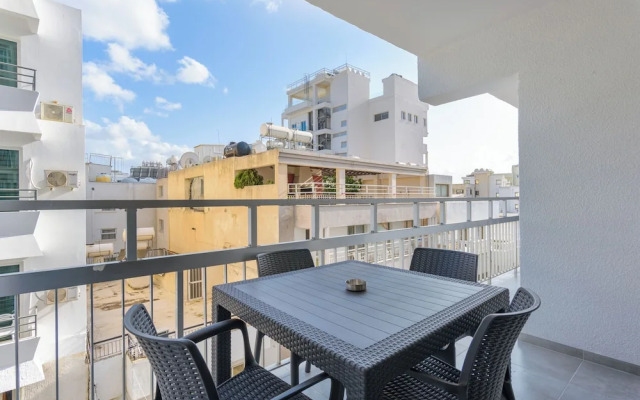 Amore 2-BR Apt By Finikoudes