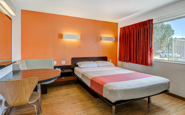 Motel 6 Thornton, CO