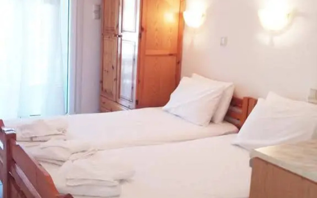 Anna Rooms