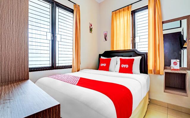 OYO Life 90211 I-sidji Inn