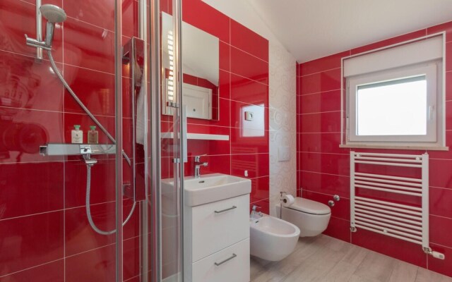 Awesome Home in Premantura With Wifi and 5 Bedrooms