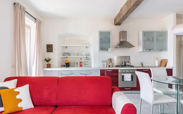 Lake View Terrace Apartment