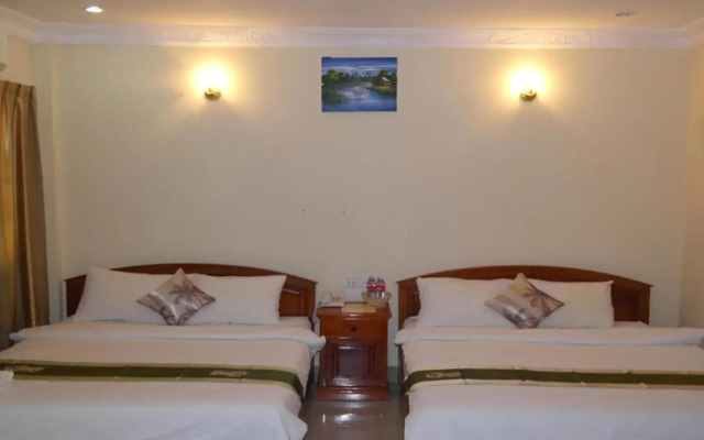 Lux Star Town Hotel