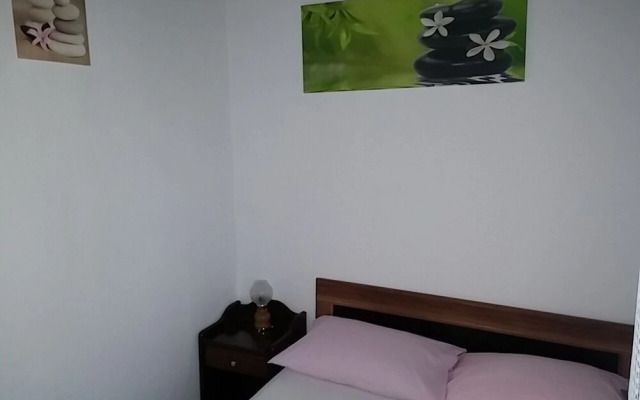 Ivica - Charming House Next to the sea - H