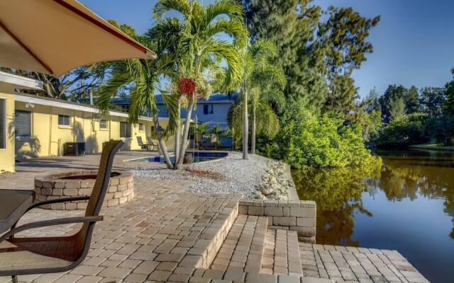 Peacock Bungalow - Right