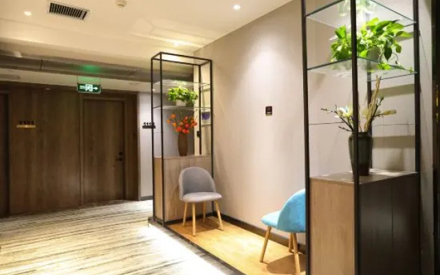 Daya Jingting Hotel (The Seventh People's Hospital Zhongyuan Fota Branch)