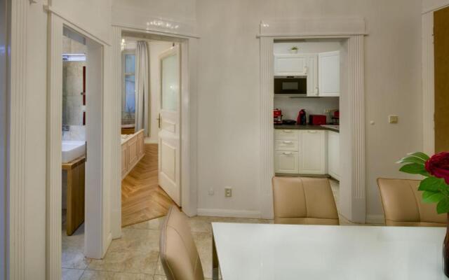 Dusni 13 Old Town Apartment