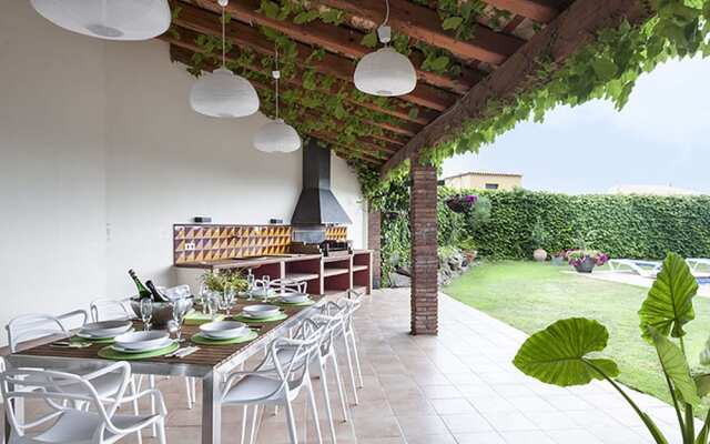 Captivating Holiday Home in Garriguella With Private Pool